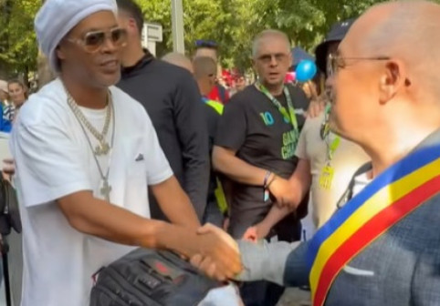 Ce i-a spus Emil Boc lui Ronaldinho, când a ajuns față în față cu el