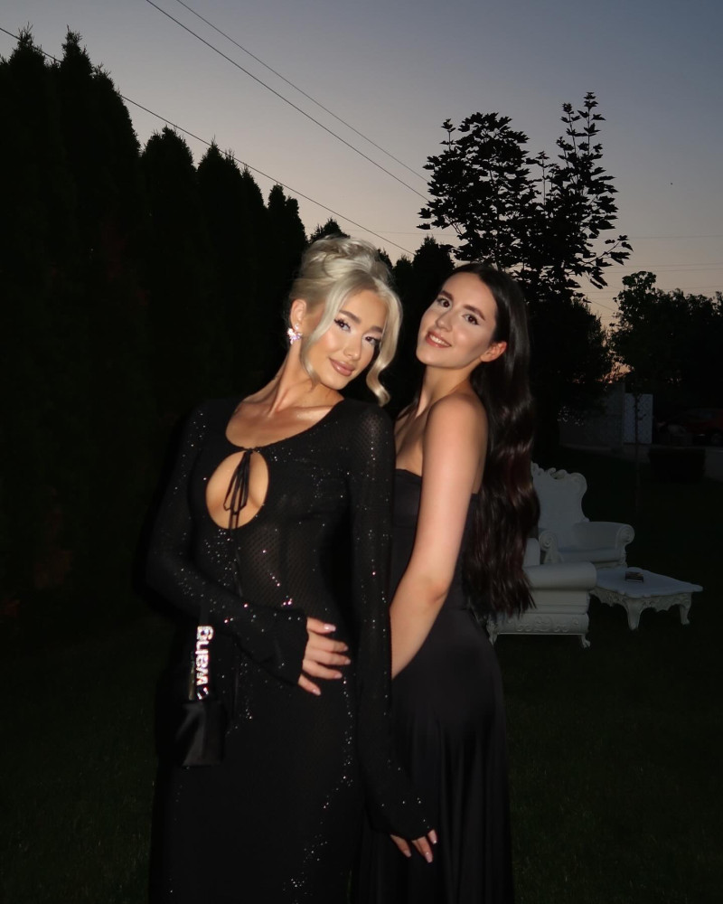 amicolhon_1749387600_3650450235968288269_1368065359