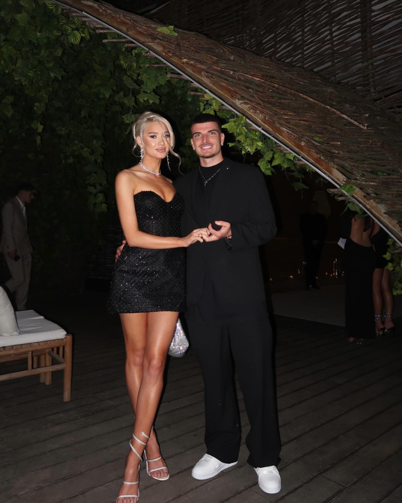 amicolhon_1749755796_3653538887426429096_1368065359