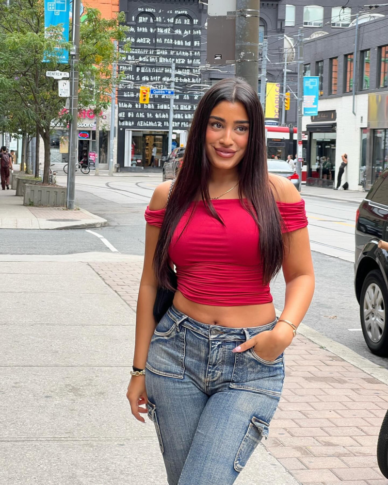 parmidashahh_1726592416_3459230372988823697_2270248453