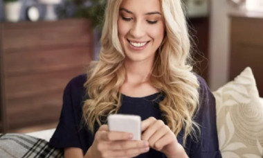 Escrocherie nouă pe WhatsApp Web. Totul începe de la scanarea codului QR. Urmează dezastrul
