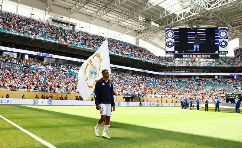 Miami Gardens, USA, 18th June 2025. Trent Alexander Arnold of Real Madrid introduced to the crowd on his club debut during the Real Madrid vs Al Hilal FIFA Club World Cup match at Hard Rock Stadium, Miami Gardens. Picture credit should read: David Klein
