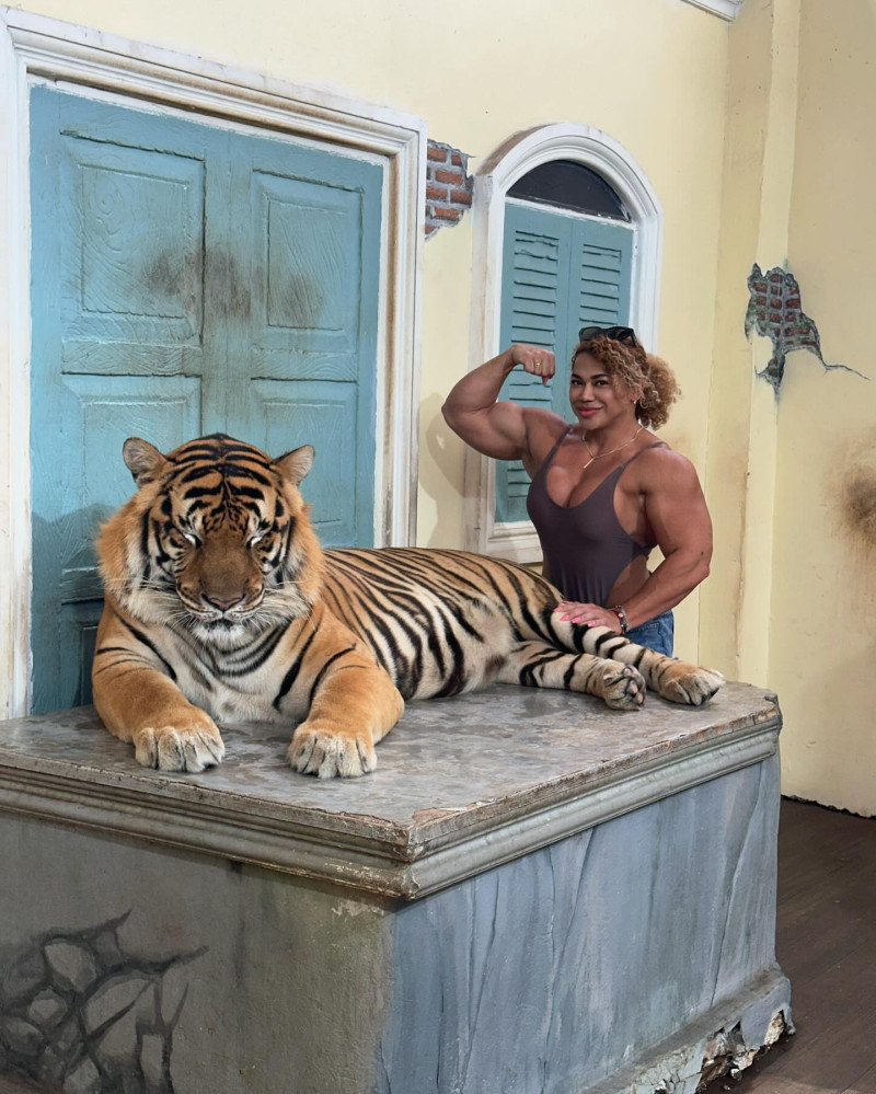 amymuscle_ifbbpro_1734505056_3525606401910961577_43146698730