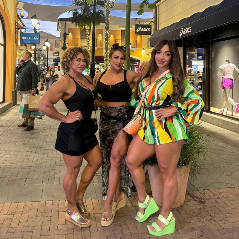ifbbpro_behnaz_azar_1748164182_3640187458994578348_1588866860