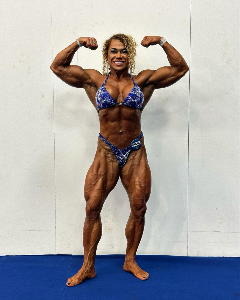 amymuscle_ifbbpro_1702326536_3255673411213154591_43146698730