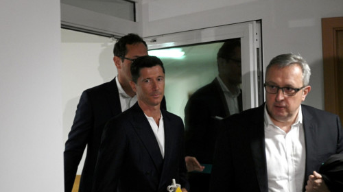 Decizia luată de Lewandowski, după ce a bătut palma cu altă echipă. Fanii Barcelonei i-au "luat cu asalt" contul de Instagram
