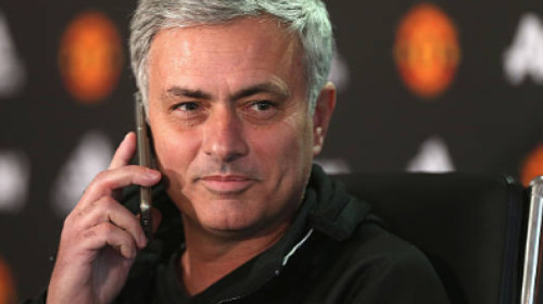 Jose Mourinho a pus mâna pe telefon și l-a sunat pe Jadon Sancho. Suma oferită de Fenerbahce