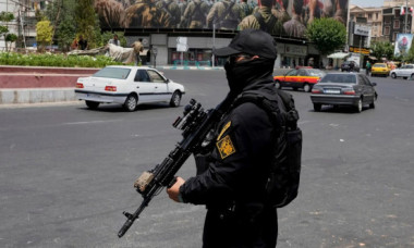 O forță de securitate temută a început să patruleze străzile din Iran: „Este tulburător”