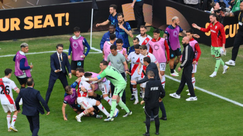 Scene penibile la finalul meciului Inter - River 2-0. A fost nevoie de intervenția hotărâtă a lui Chivu