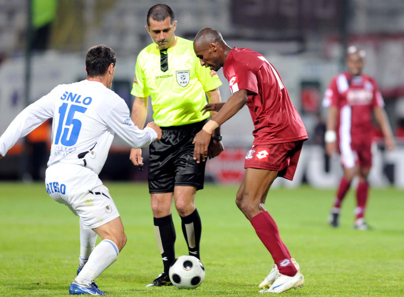 GALERIE FOTO: Fotbalist. Arbitru. Șofer de camion. Condamnat în România ...