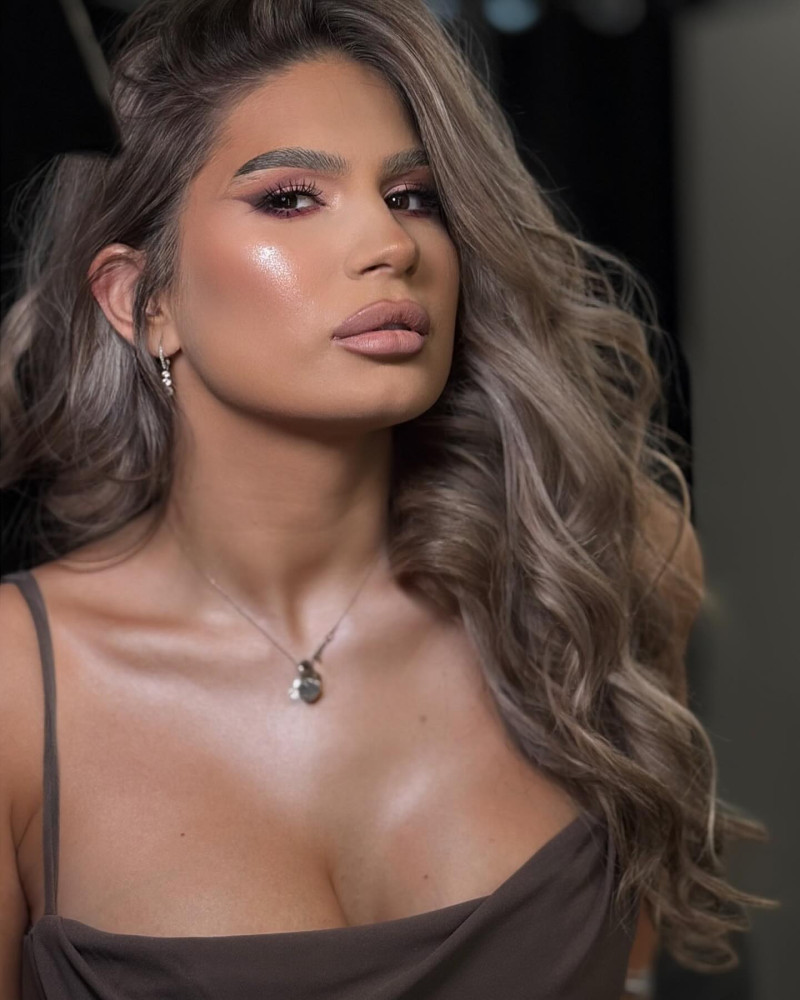 vanessadragus_1749573049_3652005889841515294_316023848