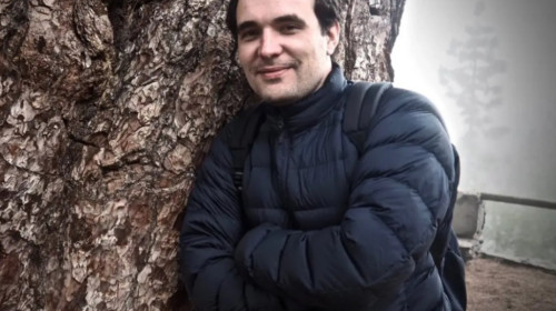 A fost acuzat și condamnat la 7 ani de închisoare pentru "apologia terorismului", iar colegii de breaslă au reacționat