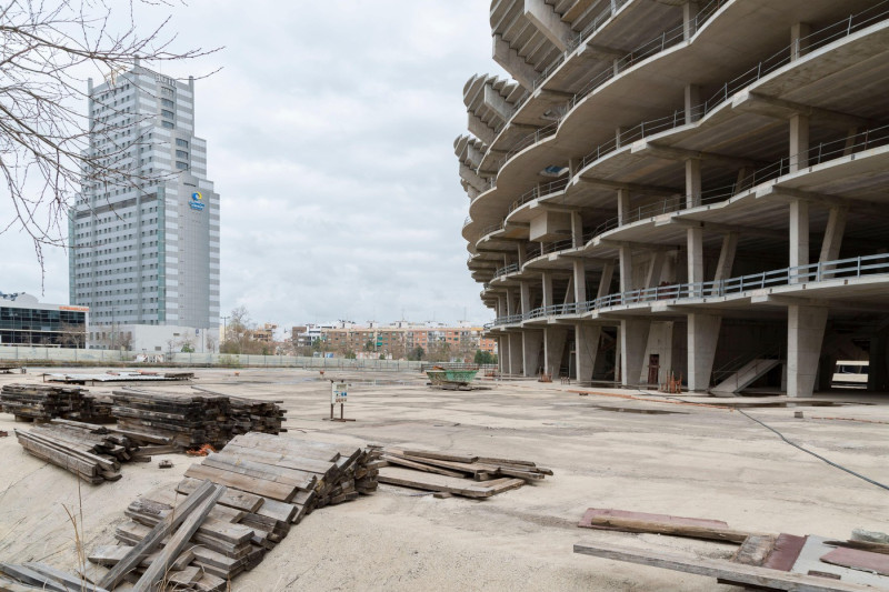 A view of the works of the Nou Mestalla stadium.In August 2007 work began on the construction of the Nou Mestalla football stadium, but in February 2009 construction was halted due to the poor economy of Valencia CF. Twelve years have passed since then, o