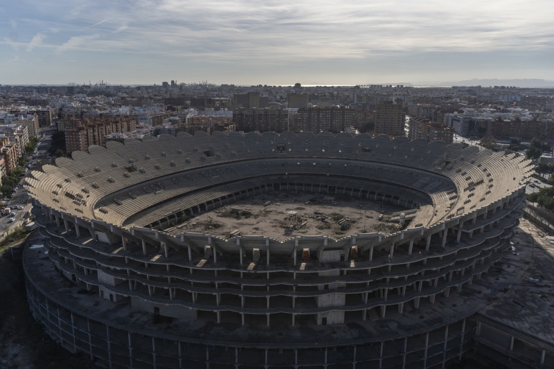 Valencia's Nuevo Mestalla stadium resumes construction work that has been halted for almost 16 years