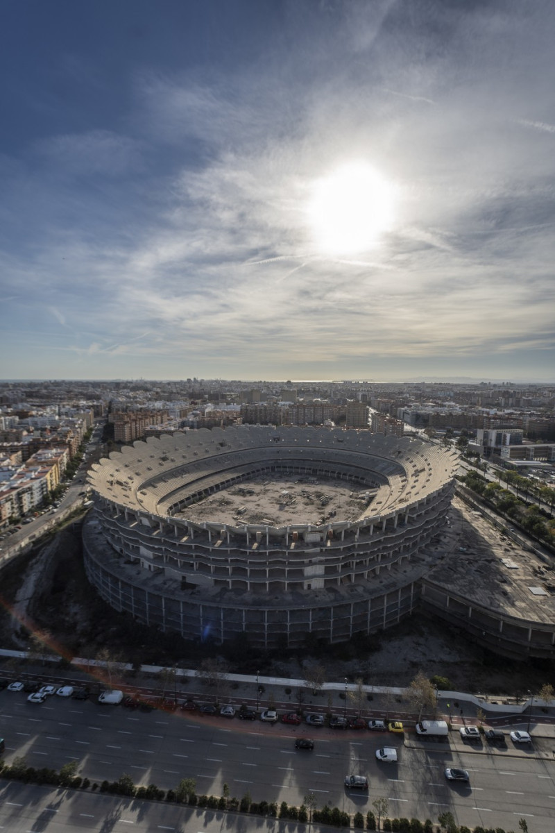 Valencia's Nuevo Mestalla stadium resumes construction work that has been halted for almost 16 years
