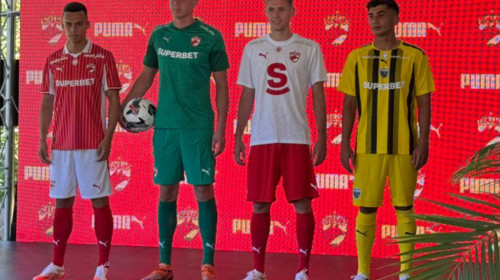 Dinamo s-a îmbrăcat în haine noi! Ce au spus Andrei Nicolescu, Cătălin Cîrjan și Alexandru Musi de noul echipament