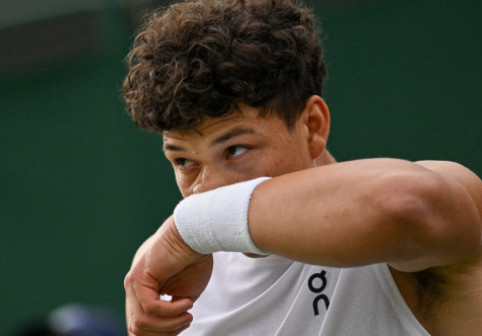 Scene cum rar se văd, la Wimbledon: după scandal, au terminat meciul la 60 de secunde de când intraseră în teren!