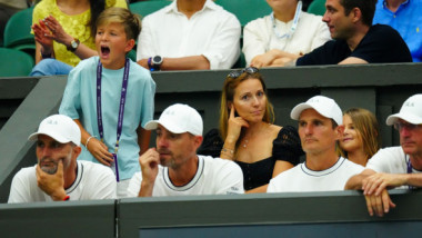 Novak Djokovic, pus pe "ignore" de propriul fiu, la Wimbledon