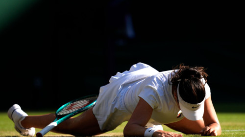 ”Furată ca în codru” în optimi, Pavlyuchenkova e OUT din sferturi de la Wimbledon. A plâns 20 de minute!