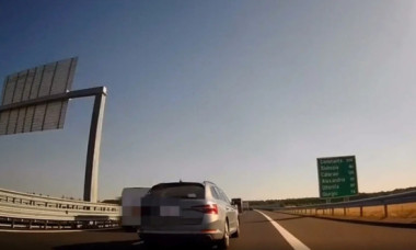 Necazurile șoferilor pe autostrăzile României: „Clasicul șofer cu dubă stătea la câteva palme și-mi dădea flash-uri non-stop”