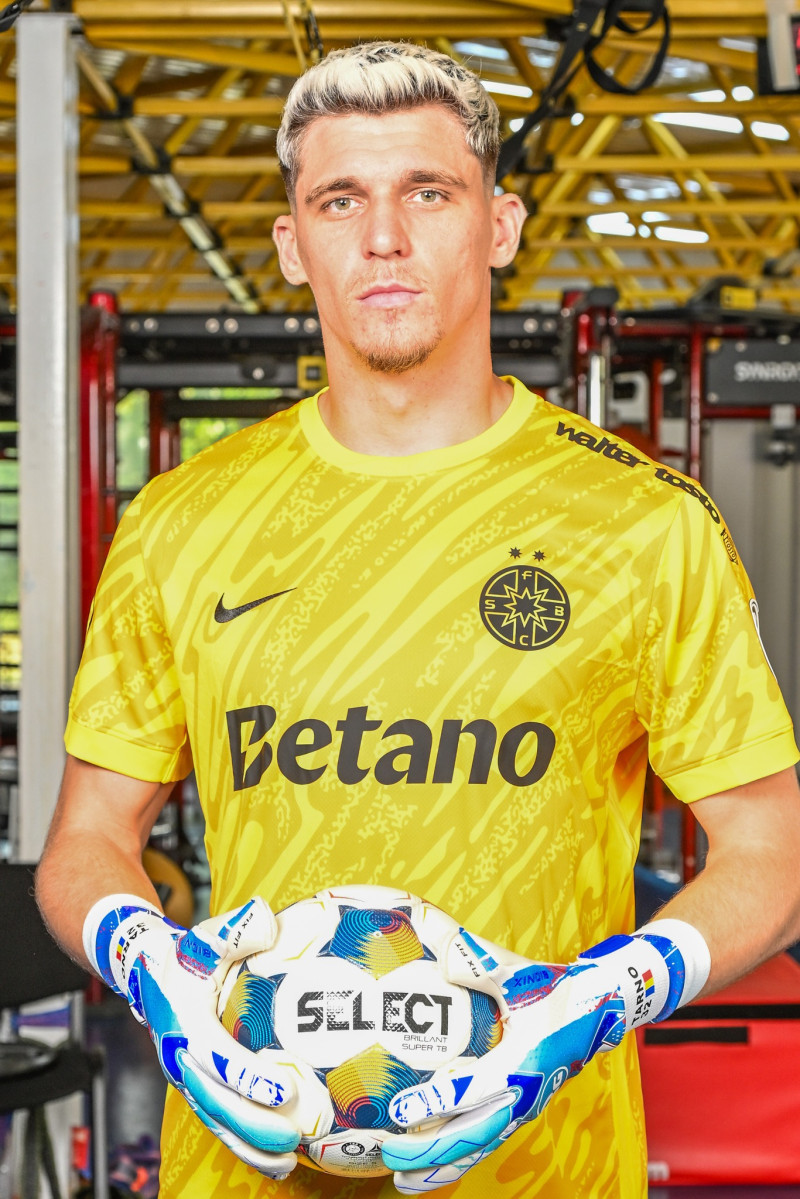 echipament fcsb 2025-2026 (3)