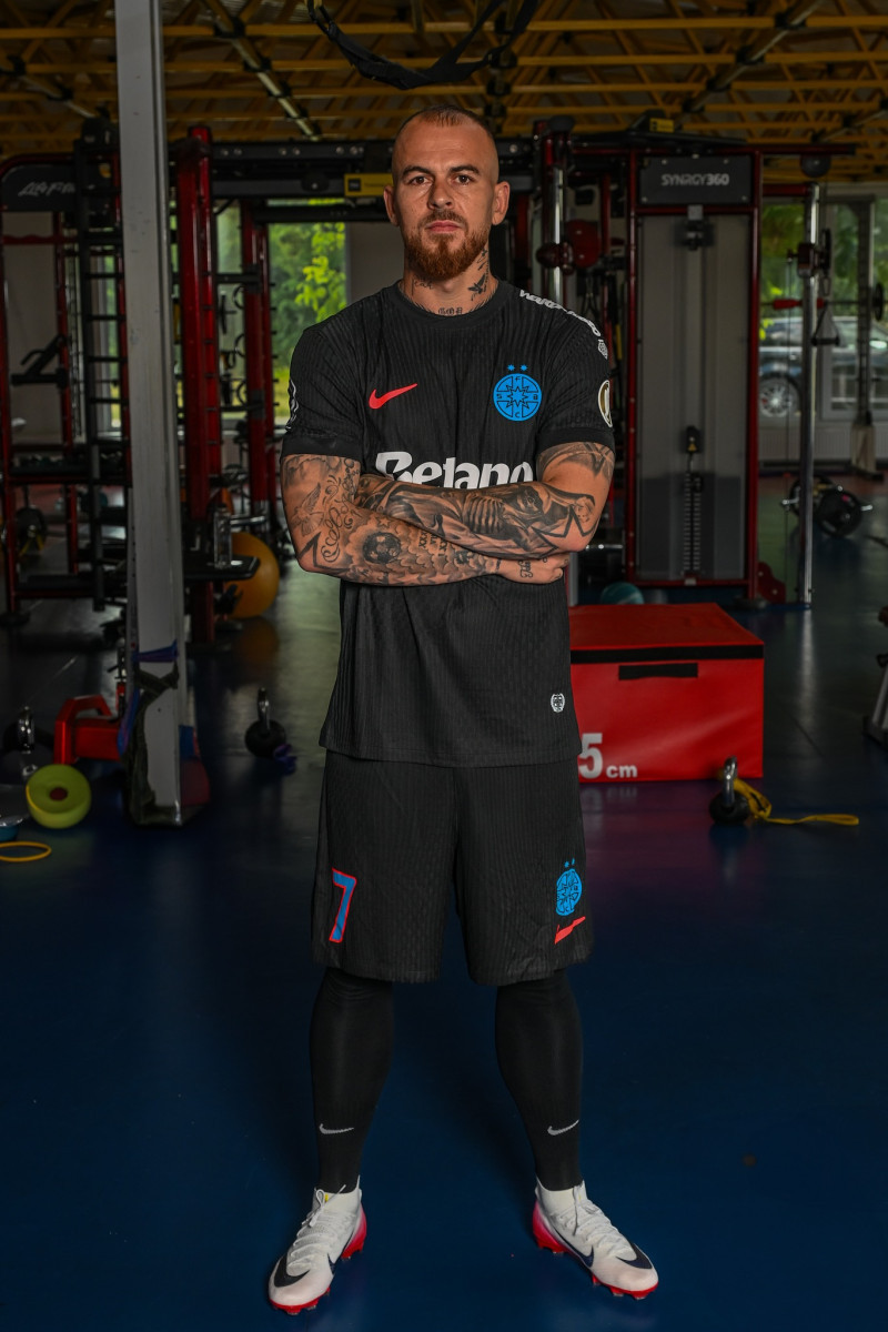 echipament fcsb 2025-2026 (7)