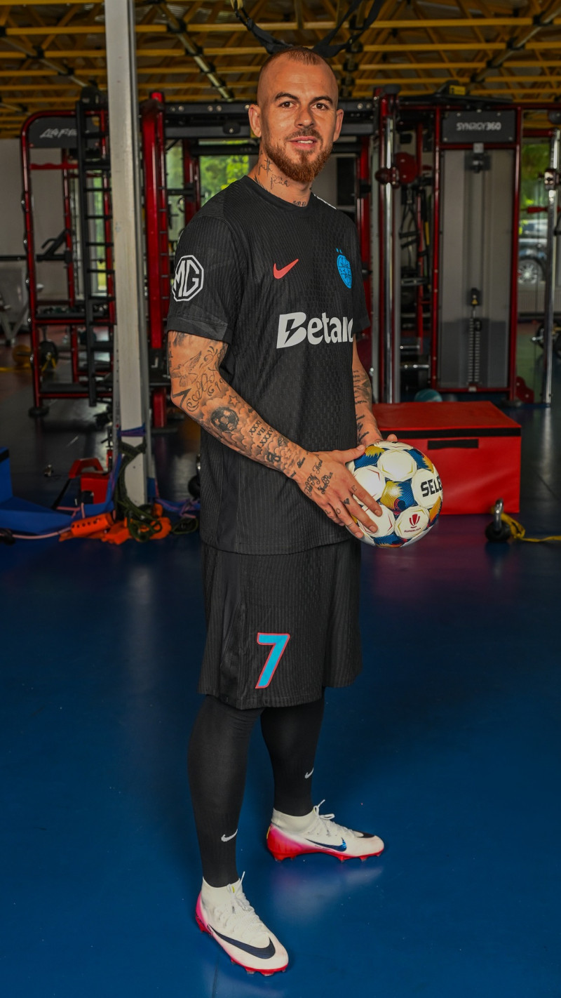 echipament fcsb 2025-2026 (8)