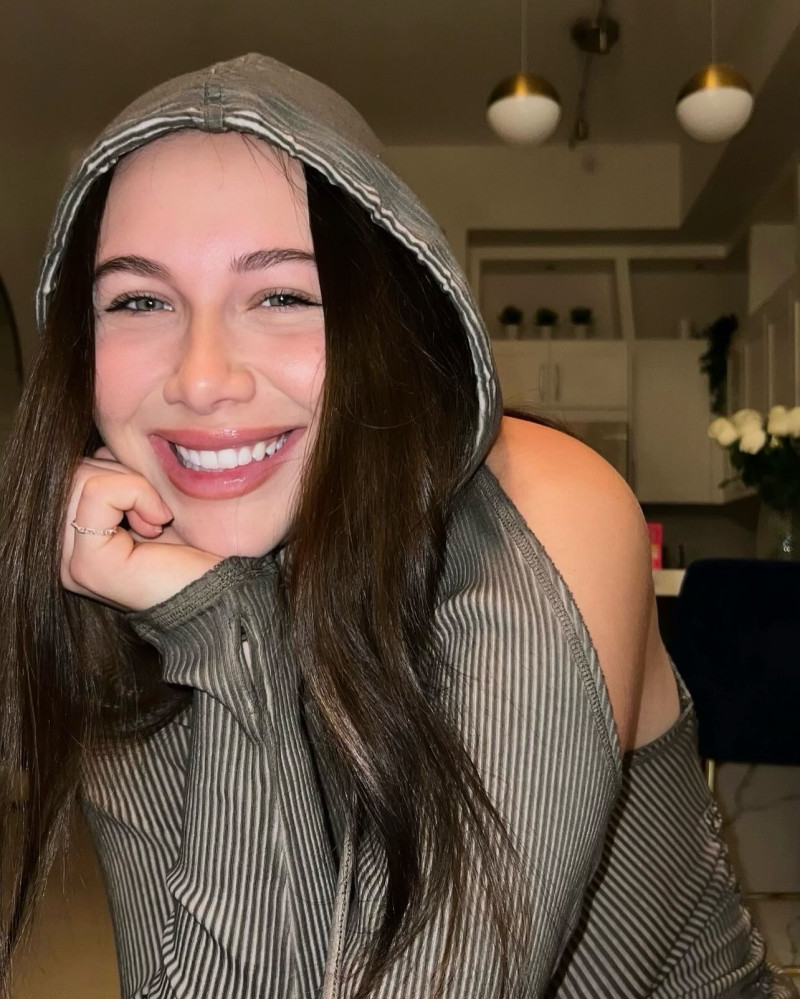 amandaanisimova_1740208840_3573453212025051182_974184665