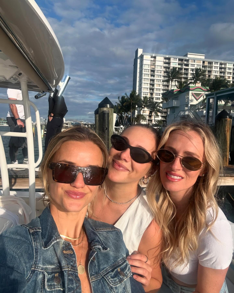 amandaanisimova_1740326369_3574439115098972916_974184665