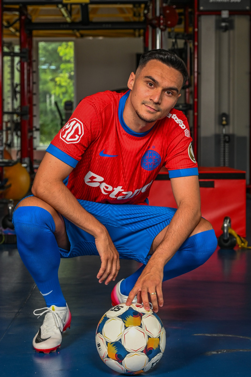 echipament fcsb 2025-2026 (1)