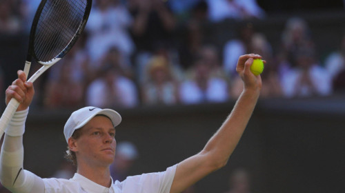 Jannik Sinner l-a ”demolat” pe Novak Djokovic la Wimbledon! Va juca împotriva lui Carlos Alcaraz în finală