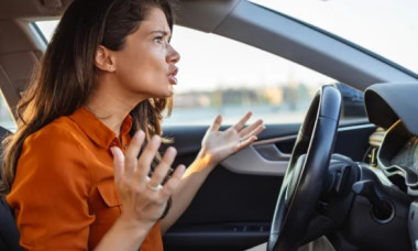 Mașina nu mai trage normal când dai drumul la aer condiționat? „Problema", explicată de specialiști