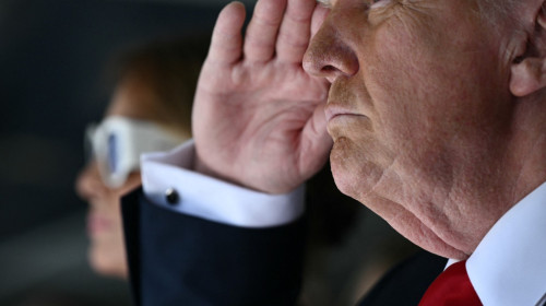 Donald Trump le-a ordonat "să-şi schimbe IMEDIAT numele", dar nu se aștepta la răspunsul primit