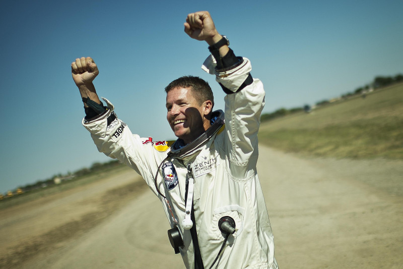 Felix Baumgartner premier homme a franchir le mur du son en chute libre