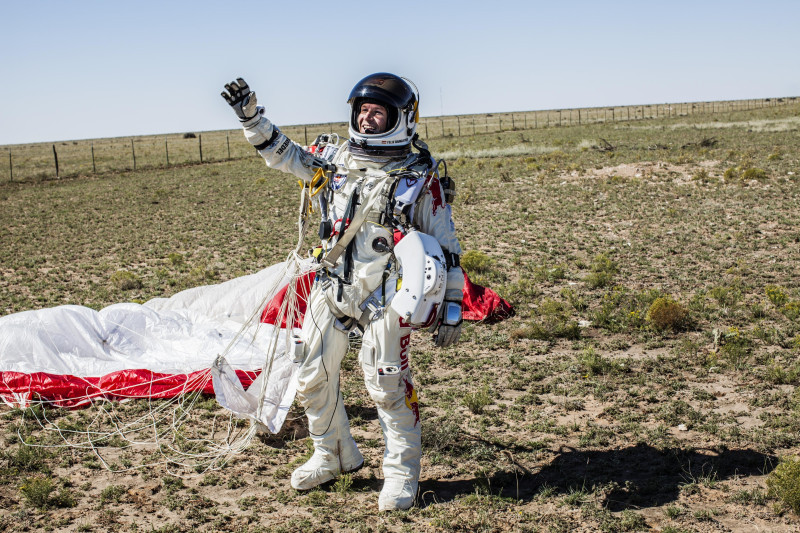 Felix Baumgartner premier homme a franchir le mur du son en chute libre