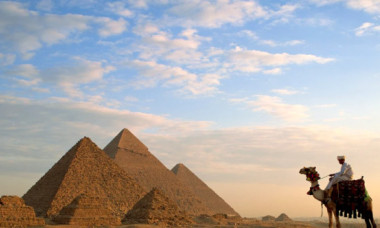 Descoperire misterioasă lângă piramidele din Giza: un posibil portal străvechi