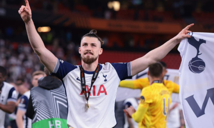 Noul antrenor al lui Tottenham a făcut anunțul despre Radu Drăgușin la prima sa conferință de presă