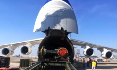 Mister deslușit în cazul aeronavei masive care a apărut pe cerul Kievului. Imagini cu sosirea la destinație