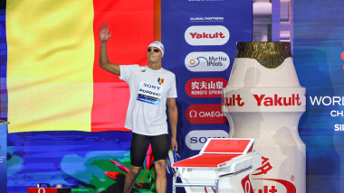 Gestul făcut de David Popovici în fața tuturor, după ce a revenit uimitor și a devenit campion mondial la 200 m liber
