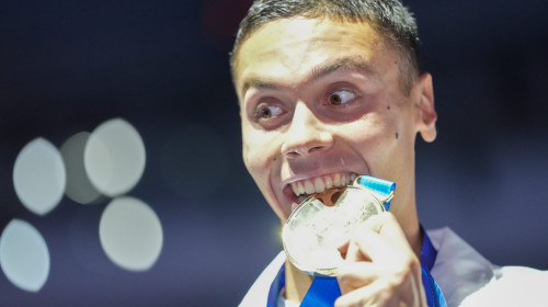”Piele de găină!” A spus în direct cum a trăit cursa de ”aur” a lui David Popovici de la 200 m liber