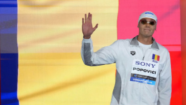 Prima reacție a lui Popovici, după ce a revenit spectaculos și câștigat AURUL la 200m liber, la CM din Singapore!