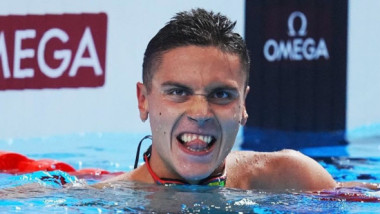 După ce a devenit dublu campion mondial și unic în lume, David Popovici le-a răspuns contestatarilor
