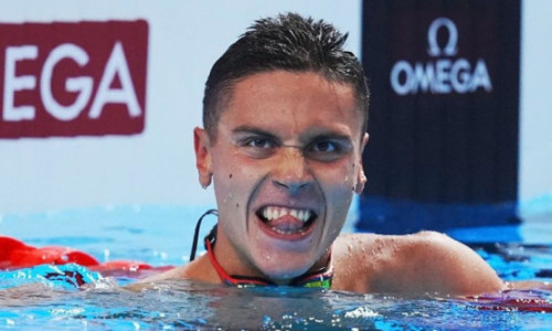 După ce a devenit dublu campion mondial și unic în lume, David Popovici le-a răspuns contestatarilor