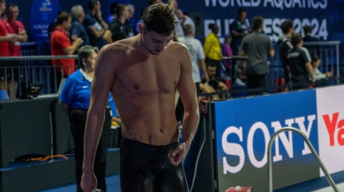 Denis Popescu s-a oprit în serii și la 50 m spate. România se întoarce cu două medalii de la Singapore