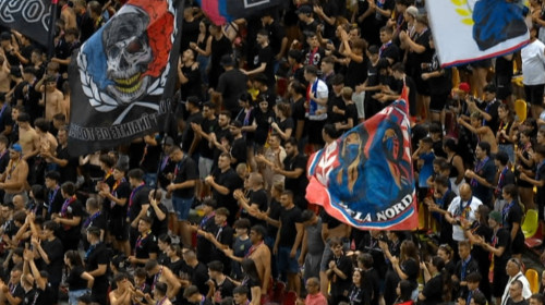 Suporterii FCSB-ului nu au rezistat: scandări xenofobe la derby-ul cu Dinamo