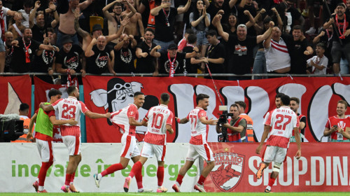 Dinamo - FCSB 4-3! "Câinii" au învins rivala după 5 ani. Armstrong și Tănase, ambii cu hat-trick