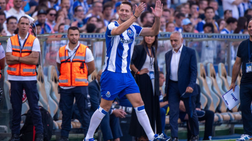 Nici măcar Fabrizio Romano nu a știut! Cum a ținut Porto ascuns transferul lui Luuk de Jong și l-a prezentat la meci