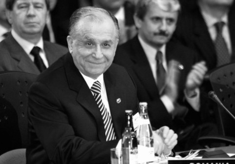 Decizie-fulger! FRF n-a stat pe gânduri, după ce Ion Iliescu a murit
