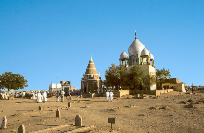 OMDURMAN, SUDAN - MAR 17, 1984: Sufi Mausoleum and the tomb of Sheikh Hamad in Omdurman, Sudan.