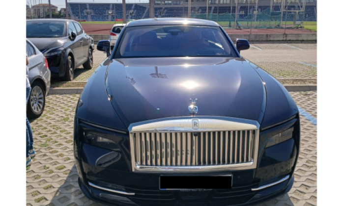 Foto Rotaru se întrece cu Becali și la bolizi de lux! Patronul Craiovei și-a cumpărat o adevărată bestie de 500.000 de €